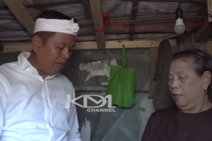 Dedi Mulyadi saat melakukan penertiban PKL di trotoar Jalan Pasteur Bandung