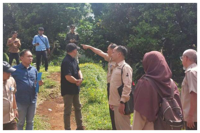 Pihak Kemen PUPR saat melakukan peninjauan ke lokasi Sekolah Rakyat yang bakal dibangun di Kelurahan Kertamaya, Kecamatan Bogor Selatan, Kota Bogor.