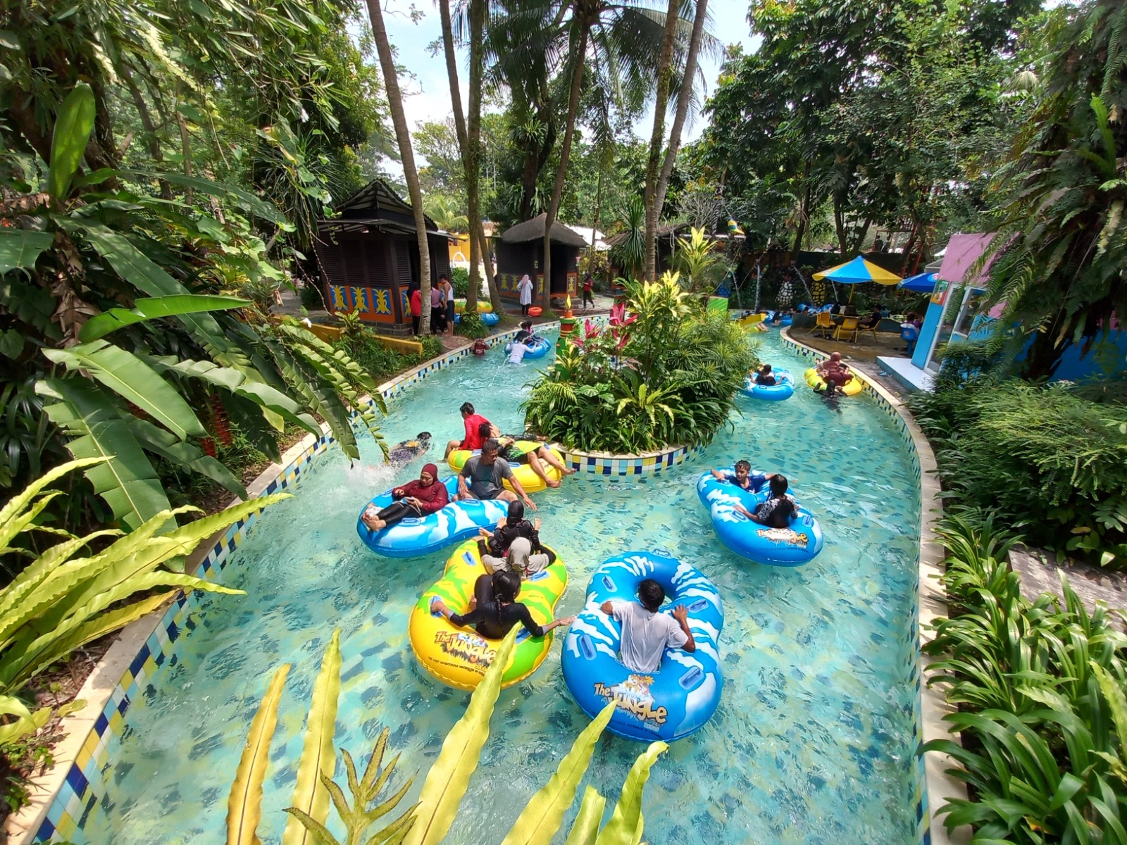 Suasana salah satu wahana di The Jungle Waterpark Bogor.