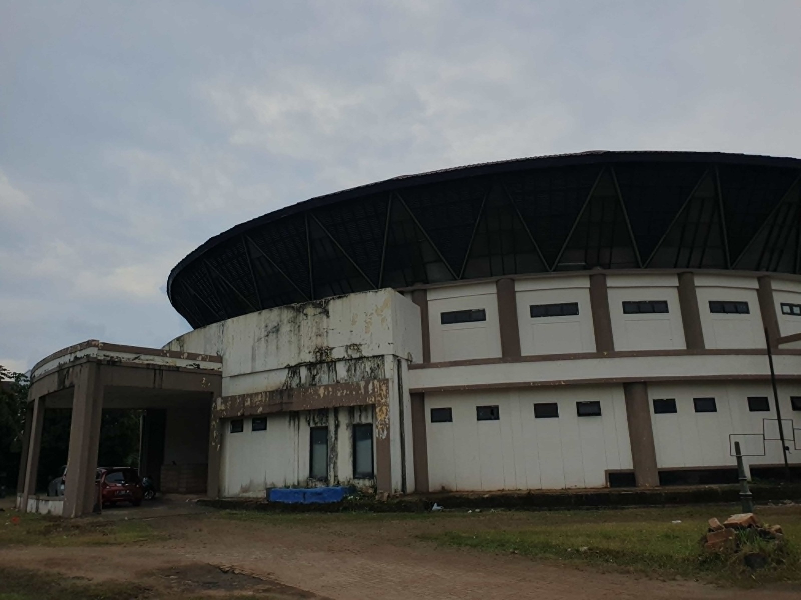 Gedung kesenian dan olah raga Kabupaten Bogor.