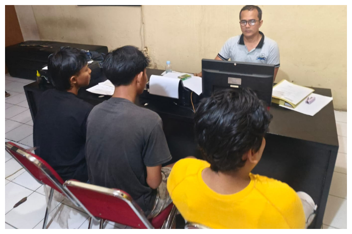Pelaku pembacokan saat dimintai keterangan penyidik Polresta Bogor Kota.