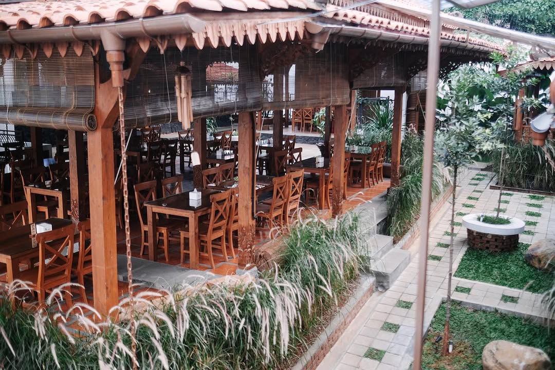Resto Lesung Mas di kawasan Kota Bogor