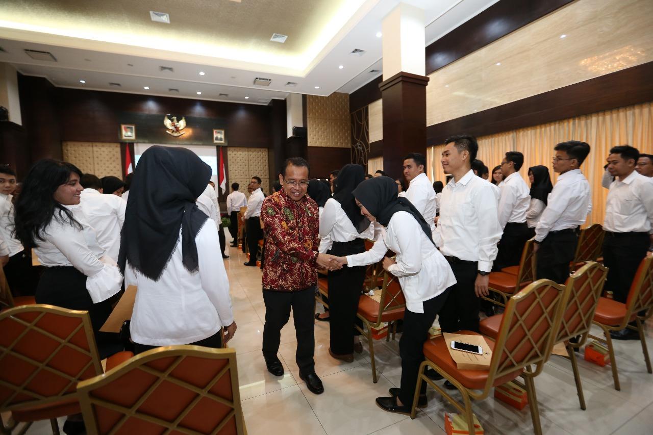 Pemberian SK kepada Calon Aparatur SIpil Negara (CASN).