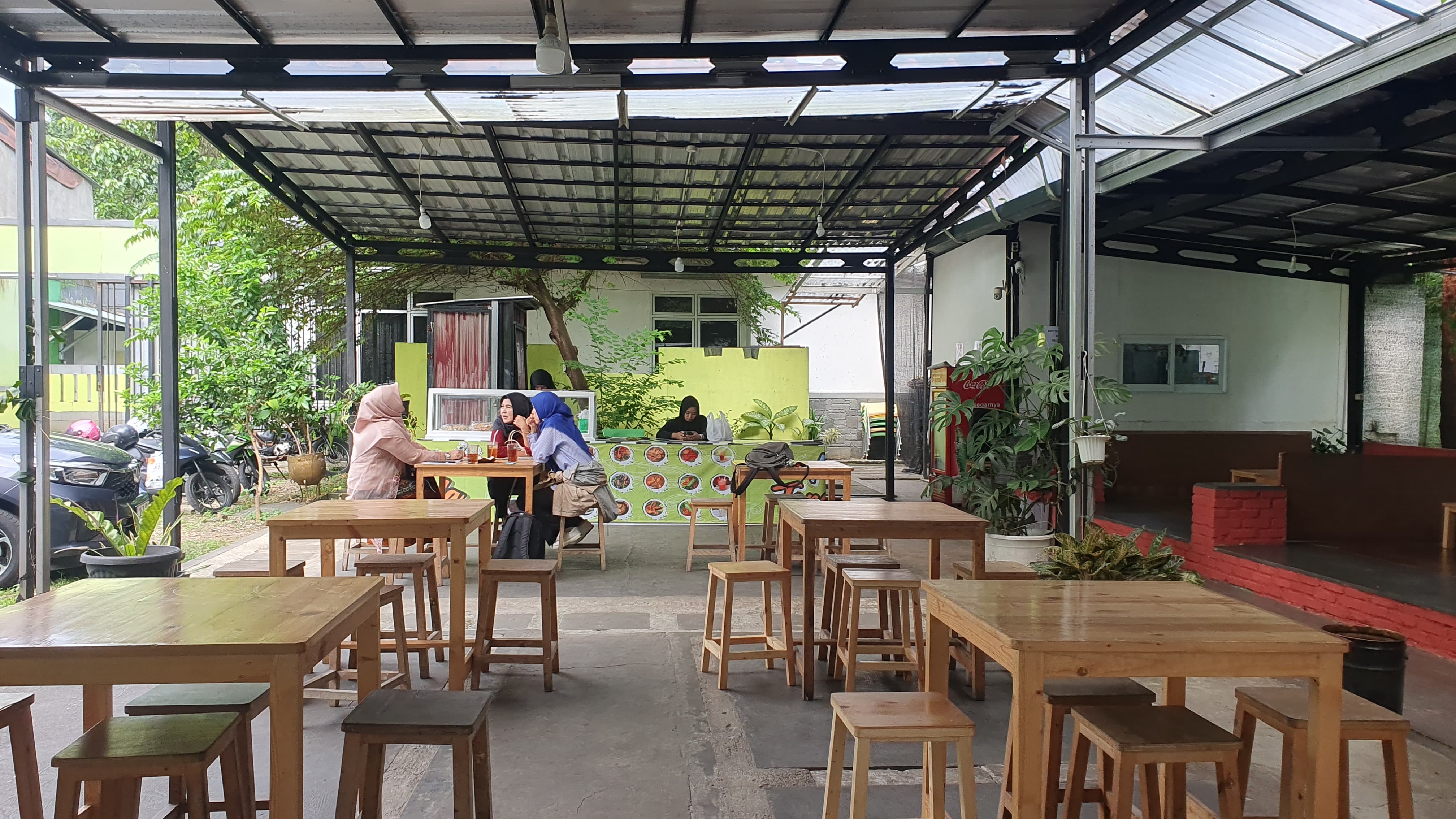 Kedai Telapela, yang berlokasi di Jalan Tentara Pelajar, Kedung Waringin, Tanah Sareal Bogor, Kota Bogor.