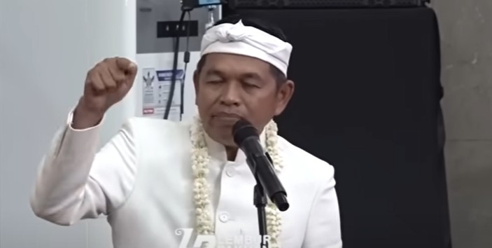 Gubernur Jawa Barat Dedi Mulyadi menyampaikan Lembur Pakuan tidak menggunakan anggaran negara