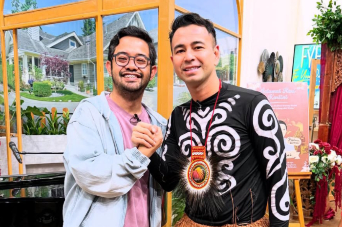 Rian Adriandhy mendapat dukungan dari Raffi Ahmad selaku Utusan Khusus Presiden bidang Kaum Muda dan Seni.