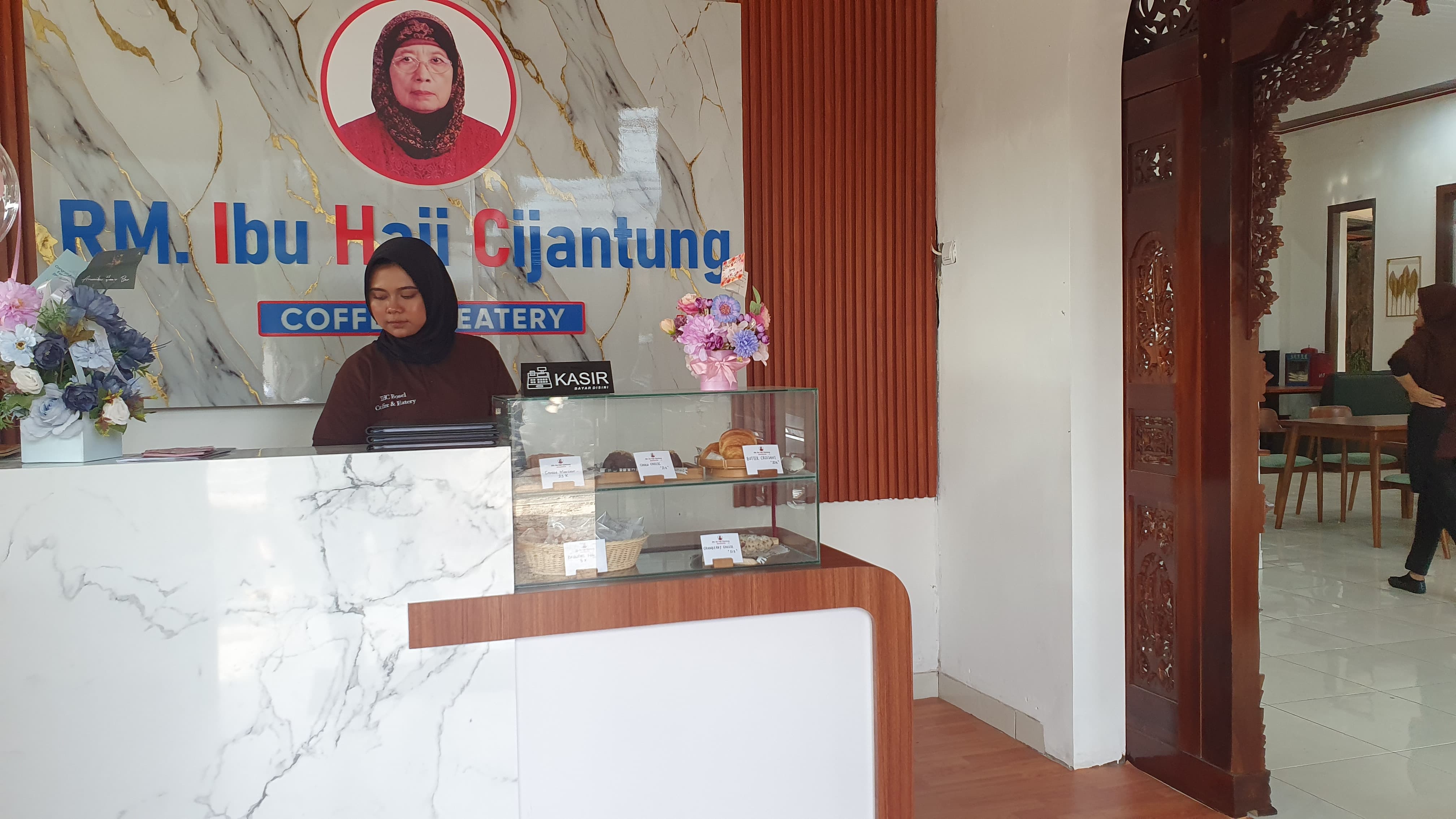 RM Ibu Haji Cijantung Purwakarta, buka cabang baru di Jalan Pahlawan Empang, Kecamatan Bogor Selatan, Kota Bogor.