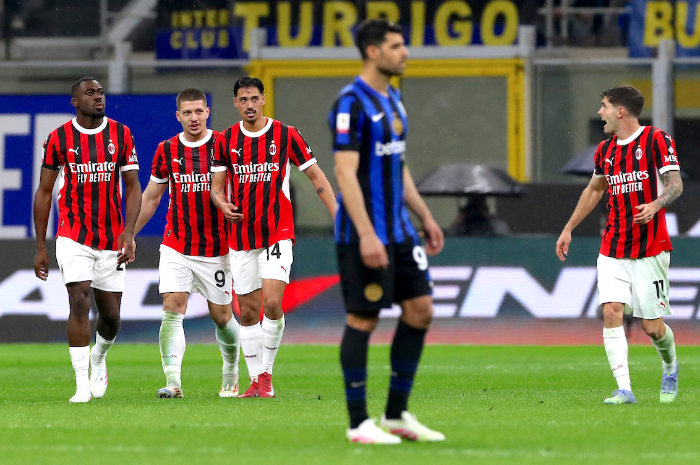 Selebrasi pemain AC Milan usai mencetak gol ke gawang Inter pada Semifinal Coppa Italia 2025.