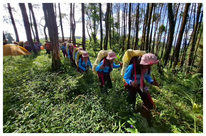 EIGER Adventure mengundang perempuan dengan berbagai latar belakang, untuk belajar kelimuan dan praktek bertahan hidup di alam terbuka.