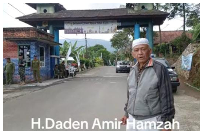Gerbang Wisata GSE di Pamijahan, diminta dibongkar.
