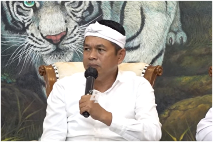 Gubernur Jawa Barat Dedi Mulyadi saat rapat dengan jajaran Kemenag Jawa Barat.