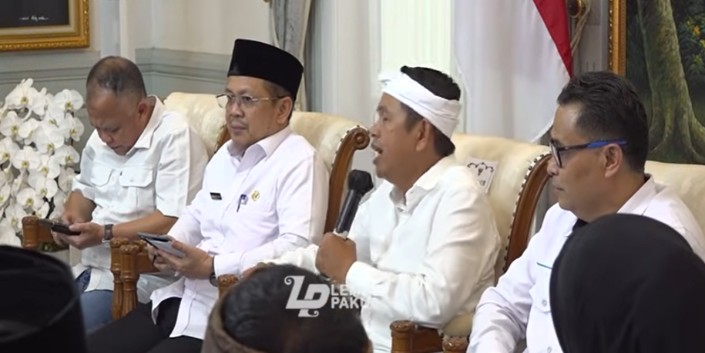 Gubernur Jawa Barat menanyakan manfaat kegiatan Manasik Haji yang kerap dilakukan anak TK