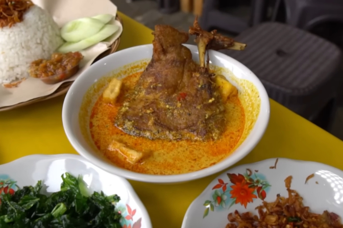 Kuliner Unik di Bogor, Ayam Bebek Kari Pedes Darmawangsa