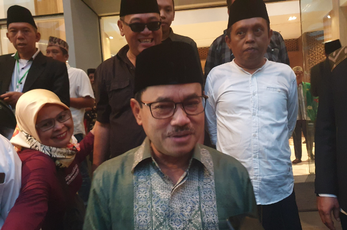 Mantan Bupati Bogor Rachmat Yasin saat dimintai keterangan usai menghadiri Konfercab PCNU Kabupaten Bogor.
