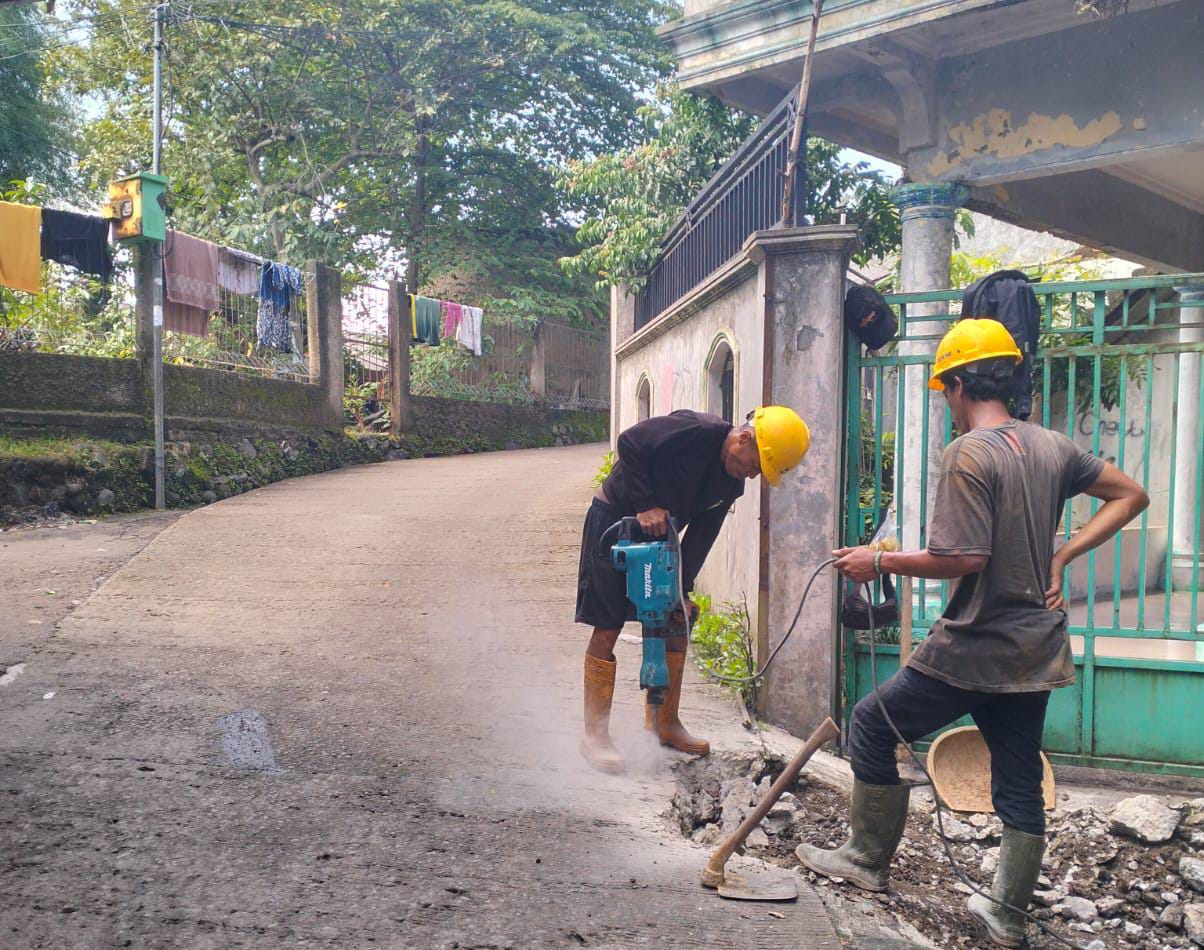 Penanganan krisis air yang terjadi di Kelurahan Pasir Jaya Bogor Barat.