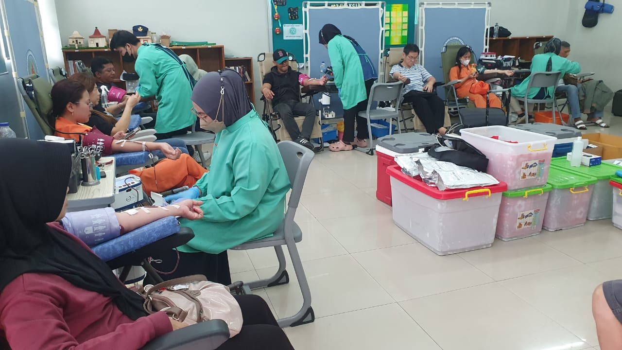 Kegiatan donor darah yang digelar HAK di SMP Kesatuan, Jalan Raya Pajajaran Pulo Armin, Sabtu (26/4/2025).