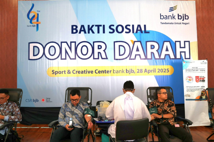 Bank bjb menggelar bakti sosial donor darah di Sport and Creative Center Senin (28/4/2025).