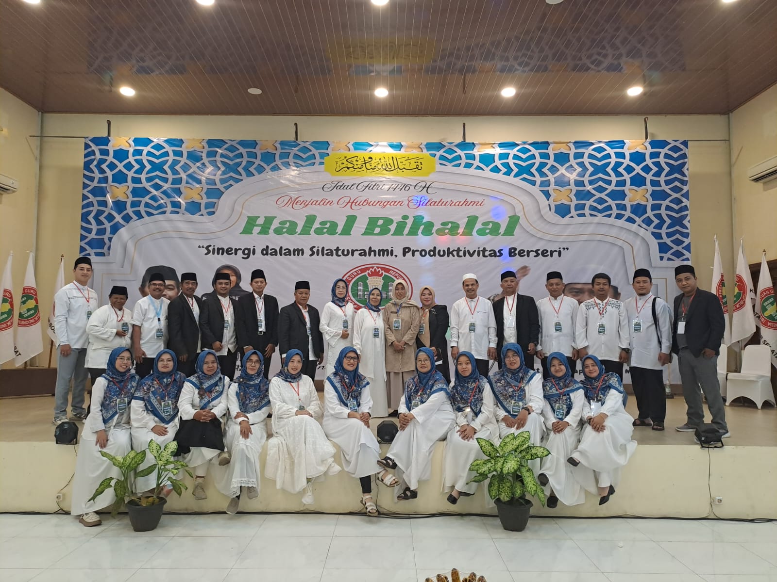 Acara Halal bihalal PGRI Tanah Sareal, Kota Bogor, dengan tema Sinergi dalam Silahturahmi, Produktivitas Berseri.