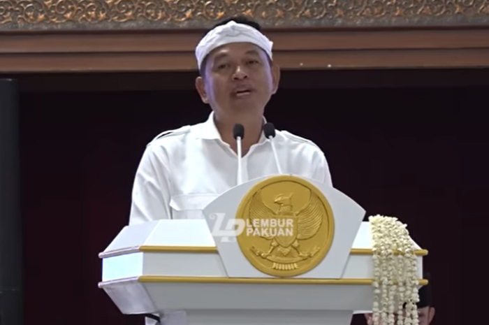 Gubernur Jawa Barat Dedi Mulyadi saat memberikan keterangan.