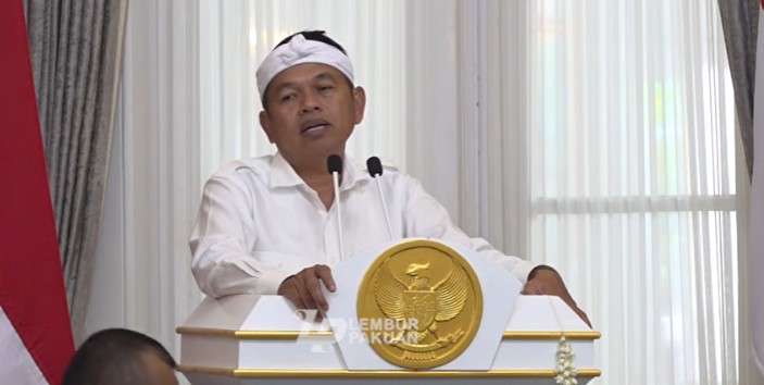 Gubernur Jawa Barat menegaskan akan menertibkan bangunan liar