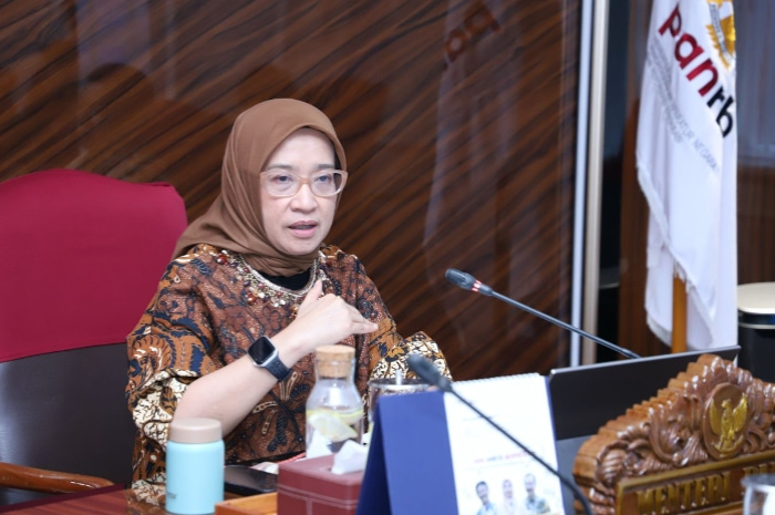 Menteri PANRB Rini Widyantini dalam audiensi bersama Kepala LAN Muhammad Taufiq dan Asosiasi Profesi Widyaiswara Indonesia (APWI)