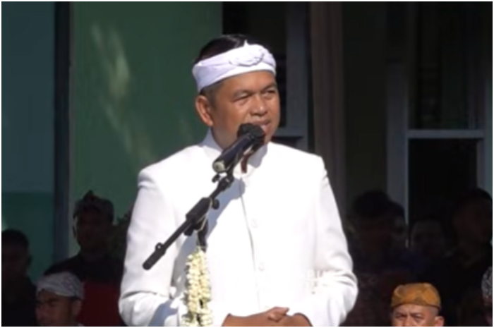 Gubernur Jawa Barat Dedi Mulyadi menuai sorotan atas berbagai kebijakannya.