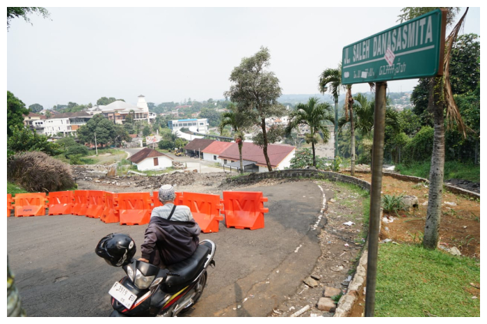 Update terkini suasana bekas Jalan Raya Batutulis, Kota Bogor, yang longsor beberapa waktu lalu.