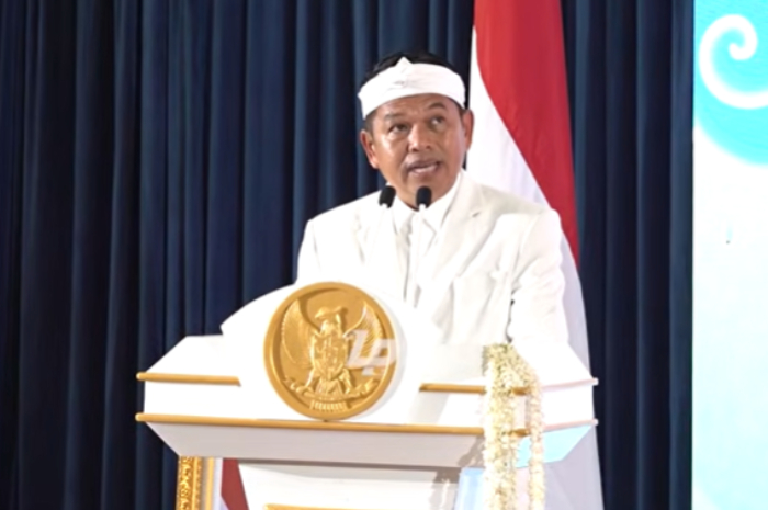Gubernur Jawa Barat Dedi Mulyadi saat pidato dalam acara Munas Asosiasi DPRD Provinsi Seluruh Indonesia di Gedung Sate, Kota Bandung.