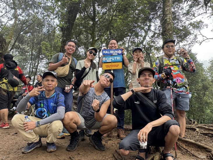 Sekelompok pendaki asal Jakarta, sukses melakukan pendakian Gunung Halimun, Kecamatan Sukamakmur, Kabupaten Bogor.