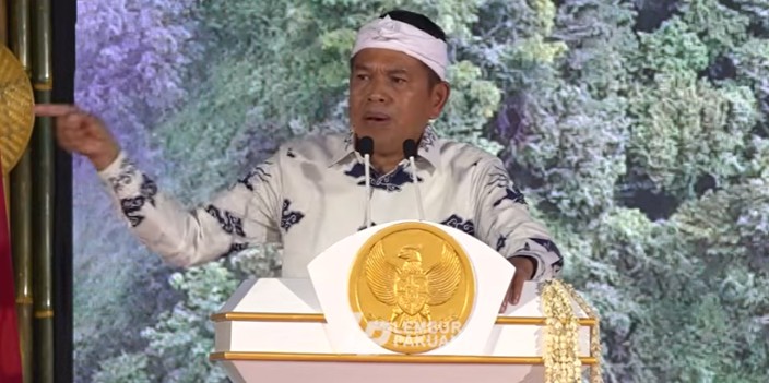 Gubernur Jawa Barat Dedi Mulyadi mengungkapkan alasan membongkar bangunan liar sendiri
