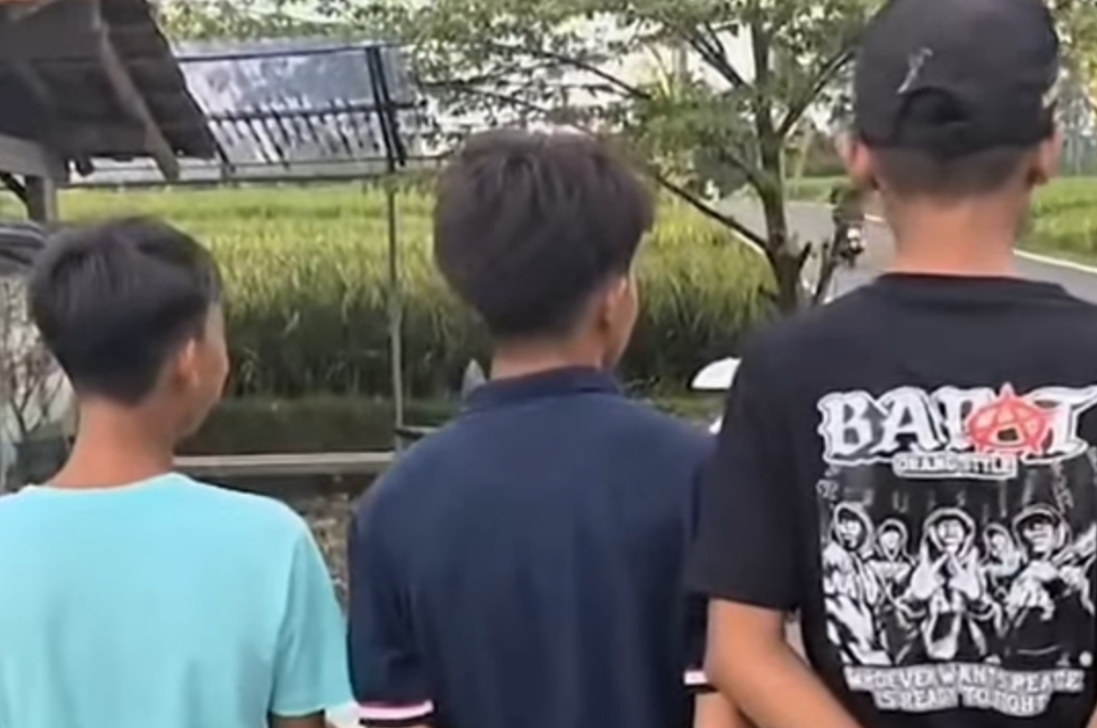 Gubernur Jawa Barat Dedi Mulyadi memberi tindakan kepada para pengguna knalpot brong.