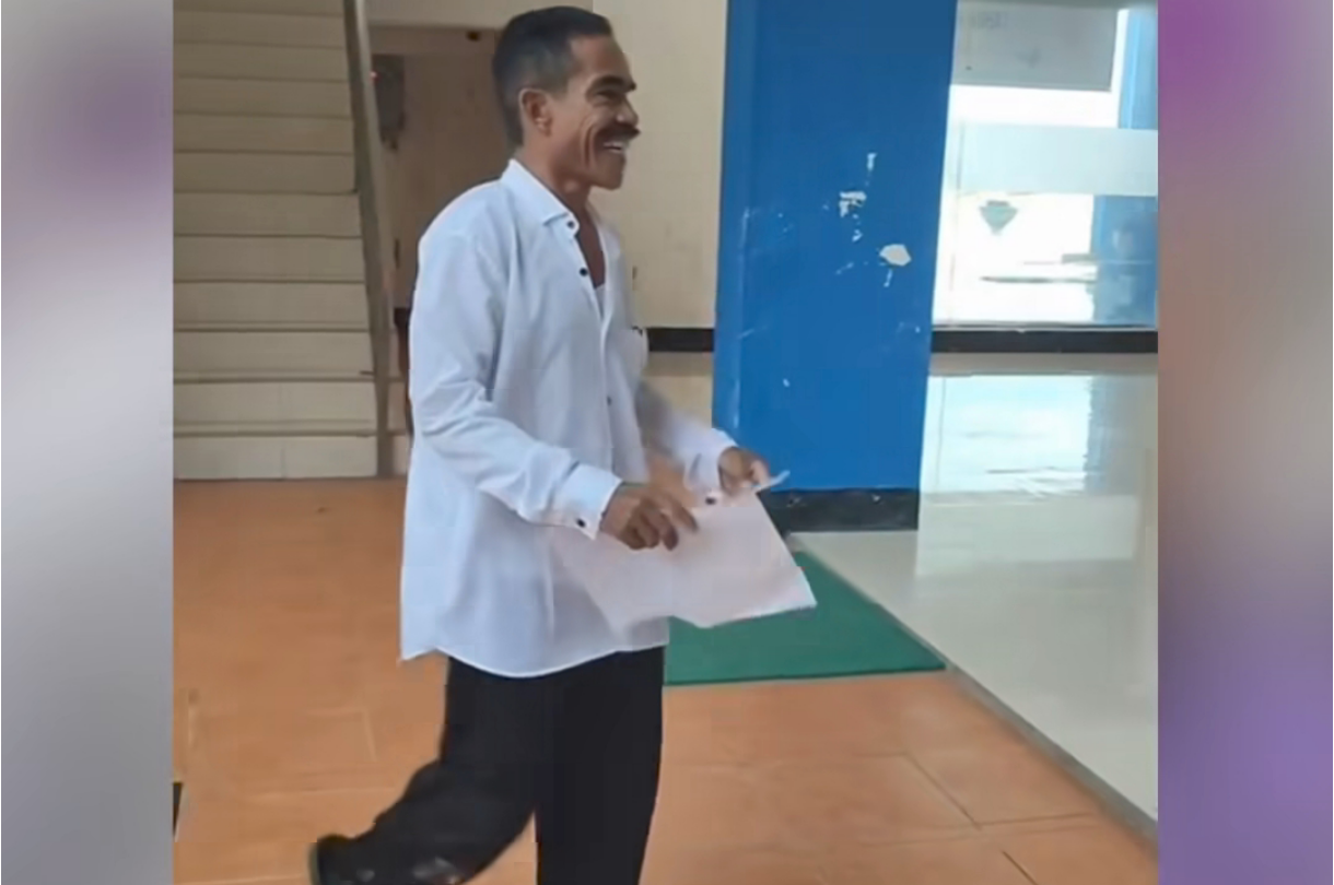 Viral seorang bapak tetap menjalani tes PPPK meski telah tertimpa musibah.
