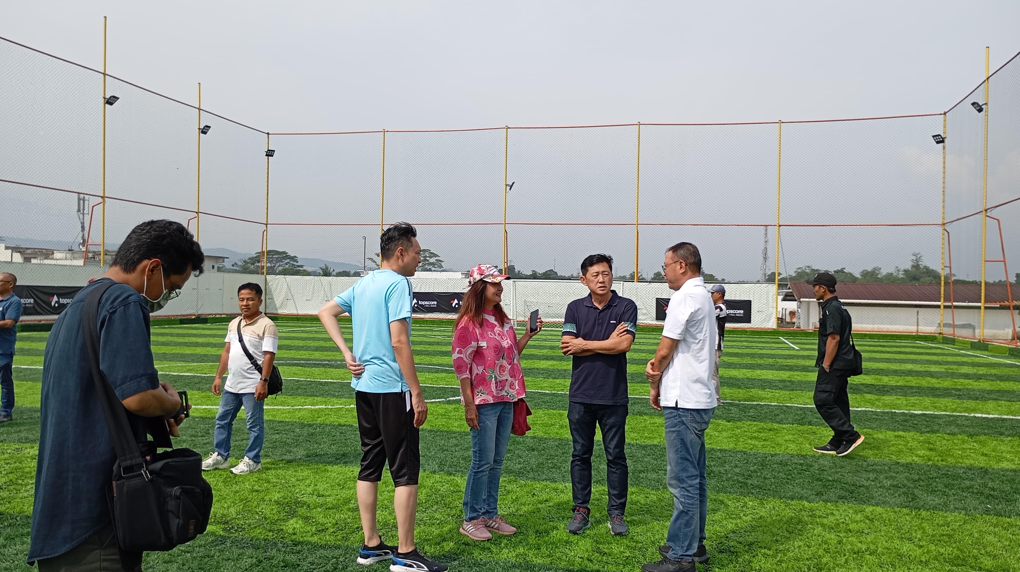 Bellanova Country Mall, kini dilengkapi lapangan mini soccer untuk masyarakat yang senang olahraga.
