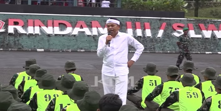 Gubernur Jawa Barat ajak siswa di Barak Militer ke Gedung Sate
