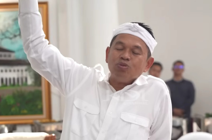 Gubernur Jawa Barat, Dedi Mulyadi memberikan motivasi kepada siswa SMPN 1 Panawangan Ciamis.