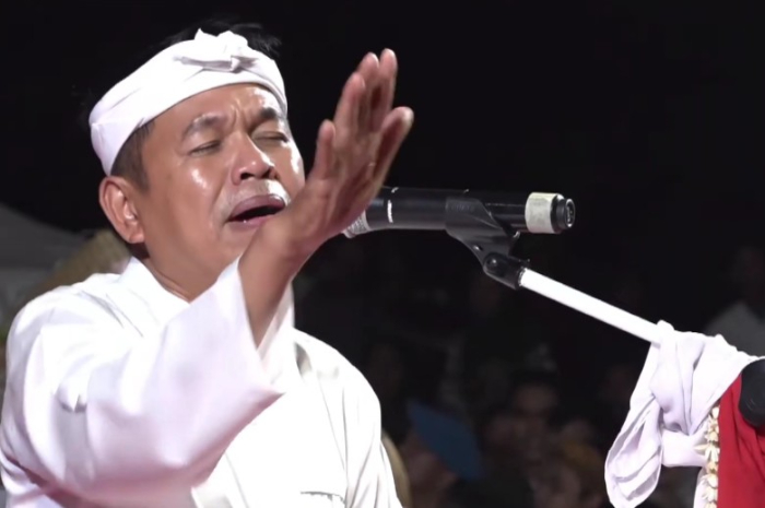Gubernur Jawa Barat, Dedi Mulyadi berjanji akan melindungi rakyatnya.