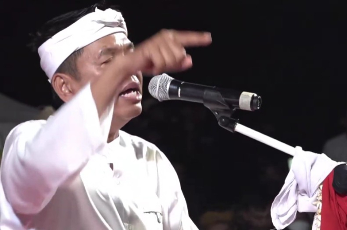 Gubernur Jawa Barat, Dedi Mulyadi mengungkapkan bahwa orang tua harus tegas.