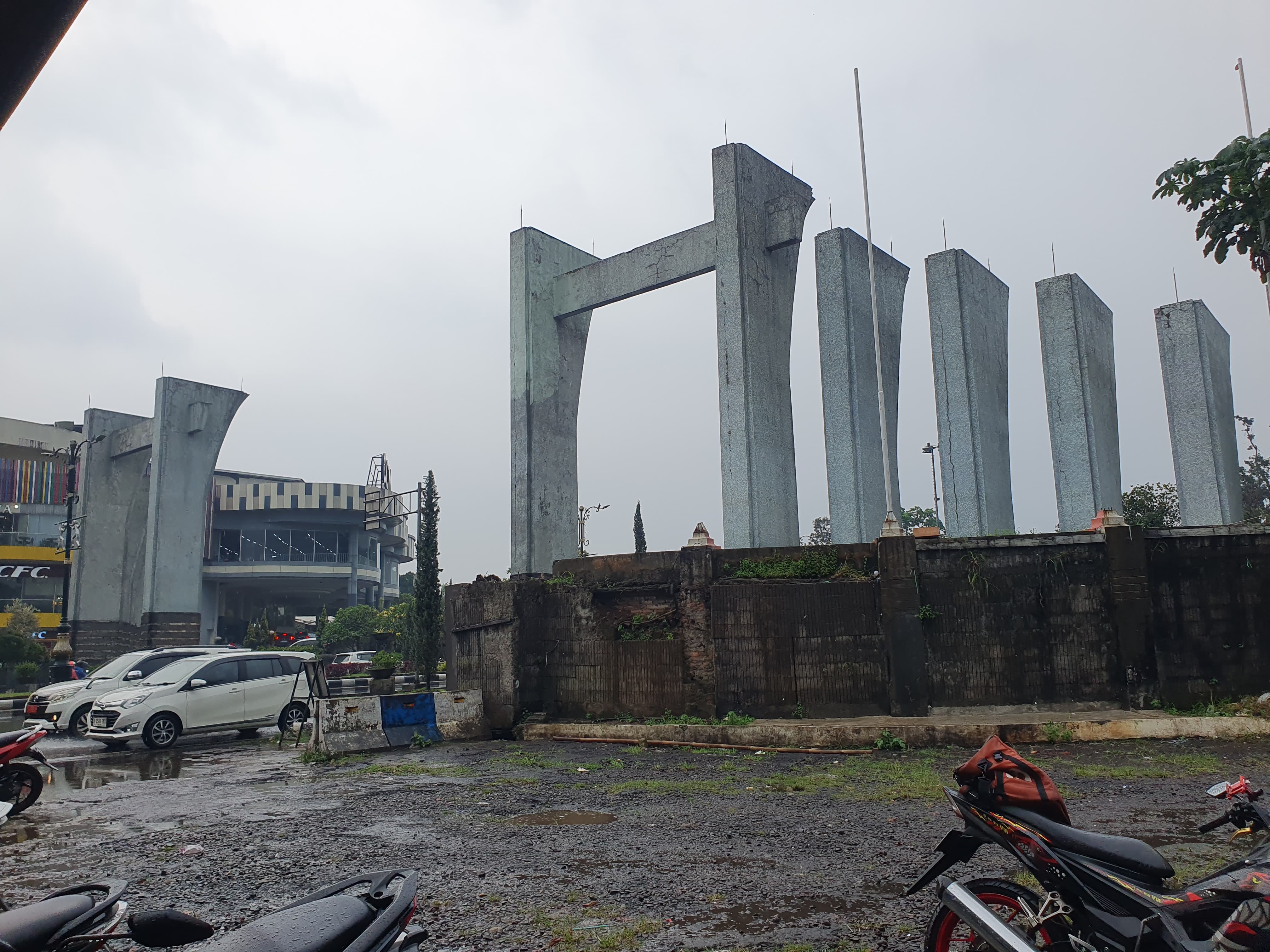 Kondisi saat ini Tugu Tegar Beriman yang akan direvitalisasi oleh Pemerintah Kabupaten Bogor pada tahun 2025.