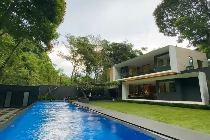 Sapere House, Villa Mewah dan Unik di Lembang
