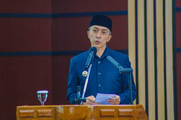 Wali Kota Bogor Dedie A Rachim saat menyampaikan keterangan dalam sidang paripurna.