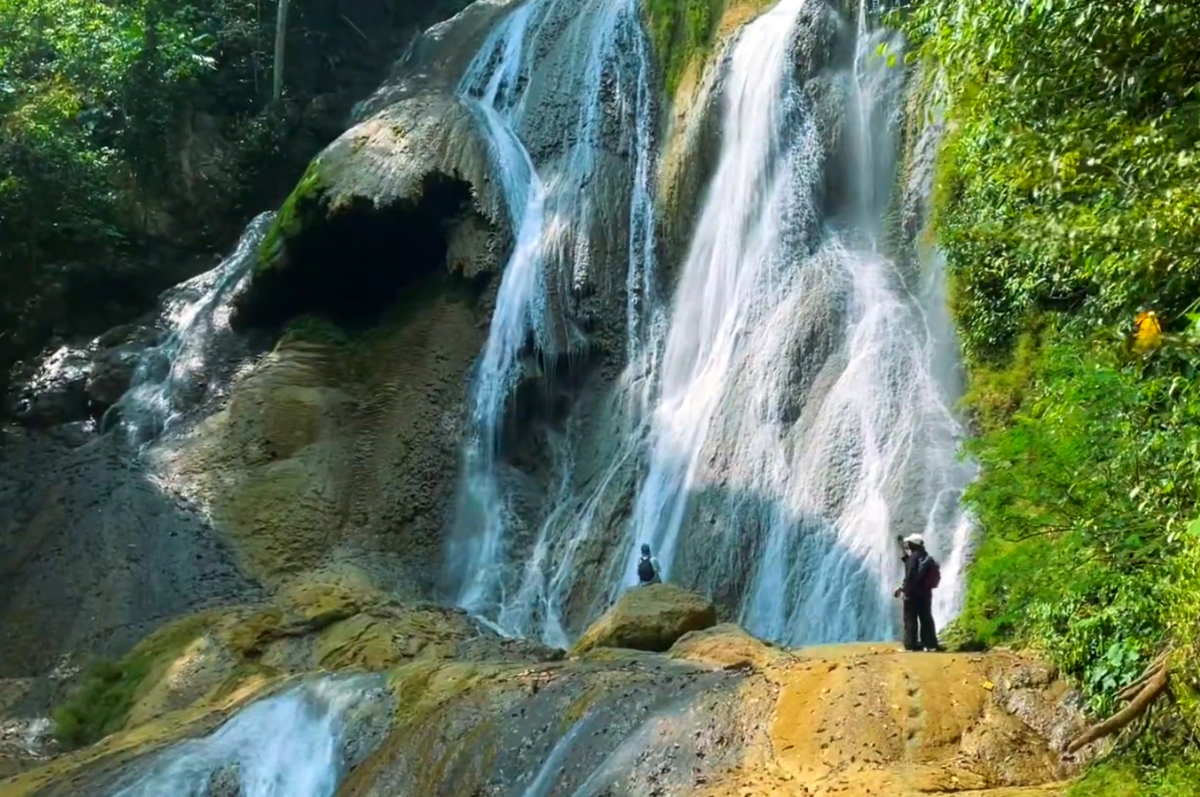 Pesona Curug Bibijilan di Sukabumi.