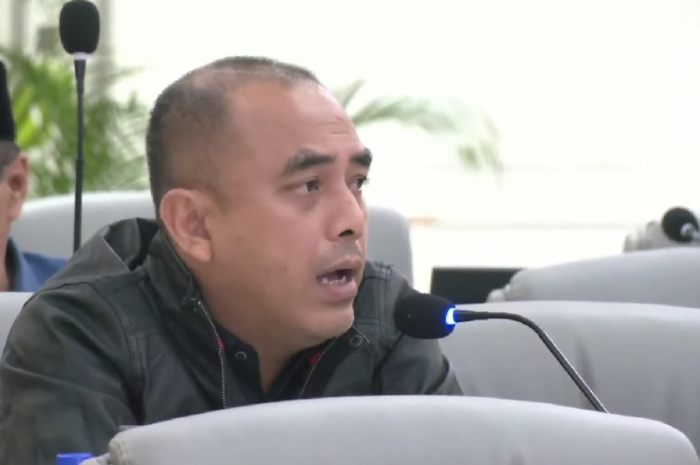 Anggota Fraksi PDI Perjuangan, Doni Maradona Hutabarat menilai Gubernur Jawa Barat Dedi Mulyadi Mendiskreditkan DPRD.