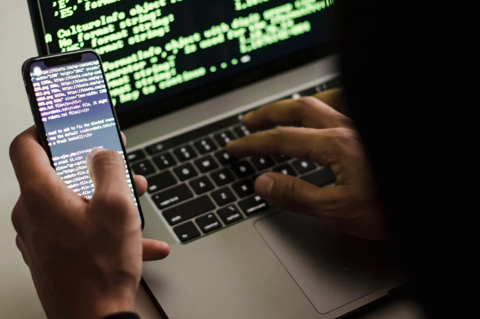 Ilustrasi Hacker Penipuan Link Bansos