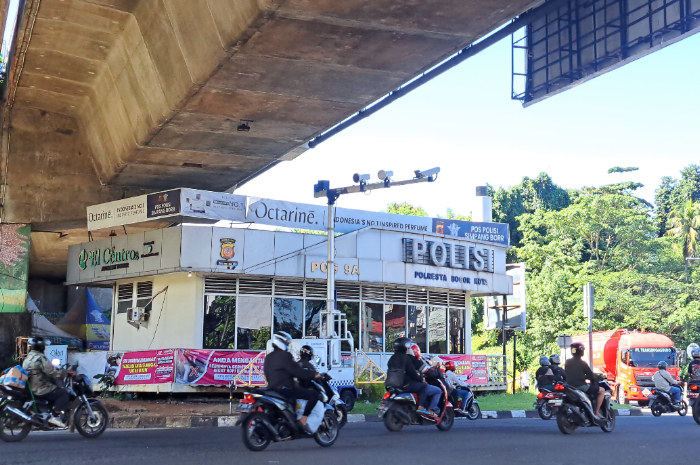 Mesin ETLE Portabel yang dipasang kembali di Simpang Tol BORR.