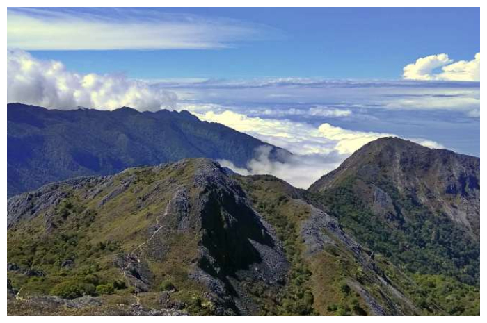 Ilustrasi Gunung Binaiya