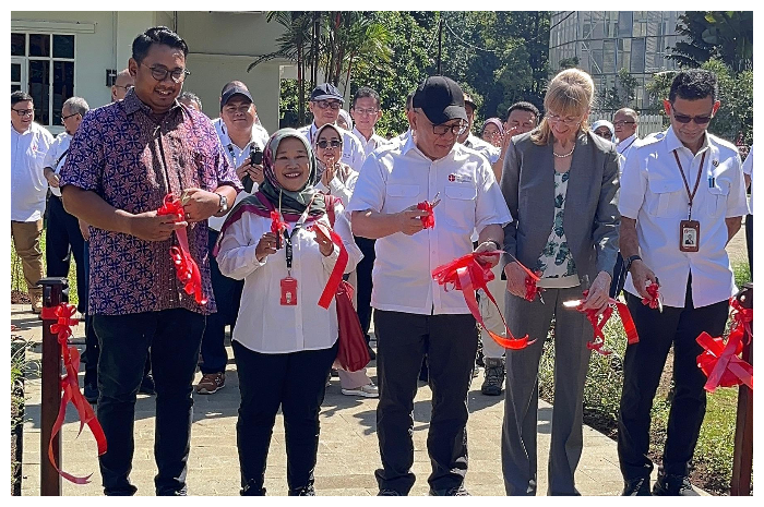 PT Mitra Natura Raya (MNR) bersama Badan Riset dan Inovasi Nasional (BRIN) menghadirkan Rumah Kaca Hoya di Kebun Raya Bogor (KRB).