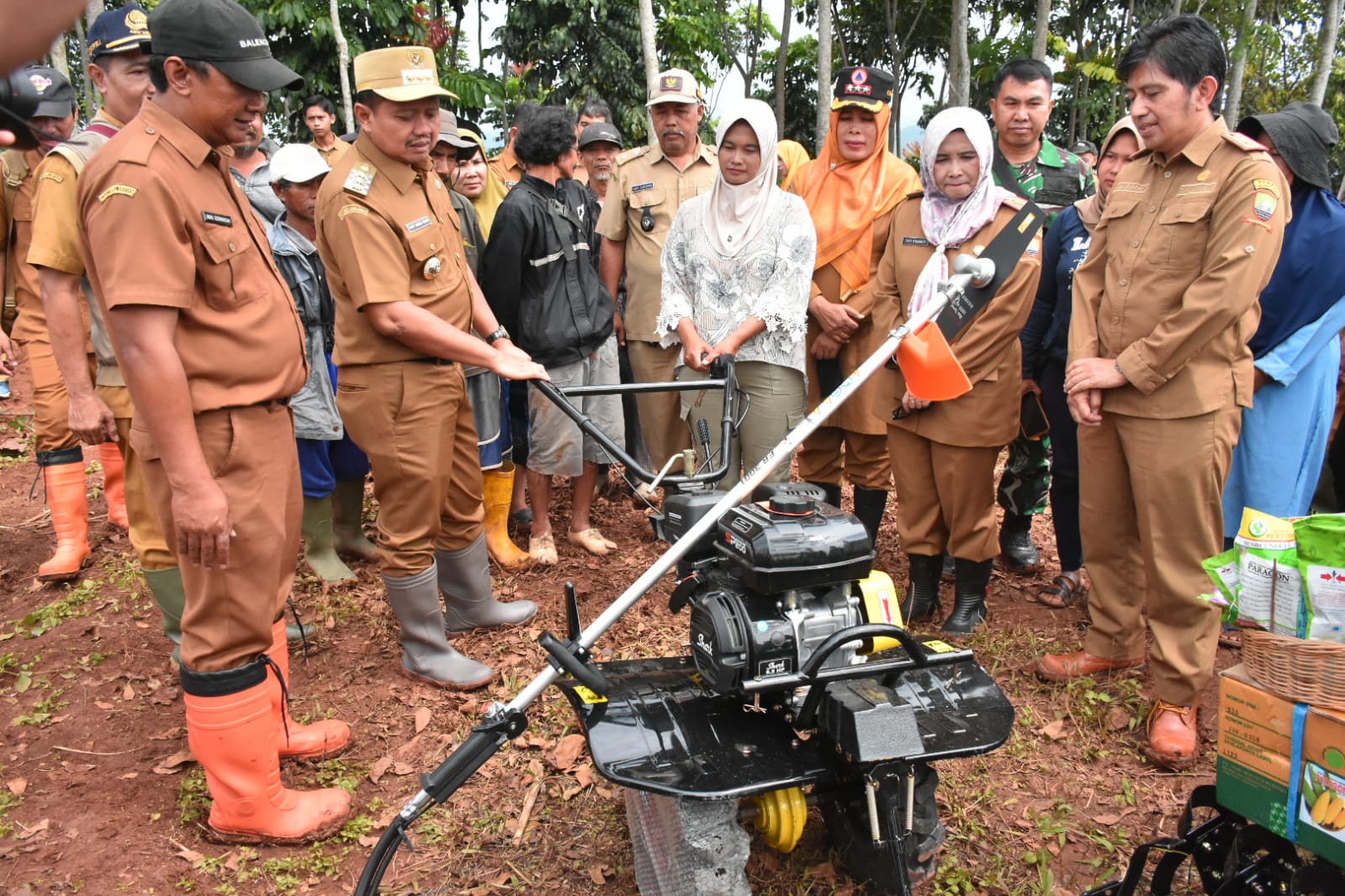 Peluncuran Program PETAPA RAJA di Blok Cilimbangan, Desa Mekar Rahayu, Sumedang