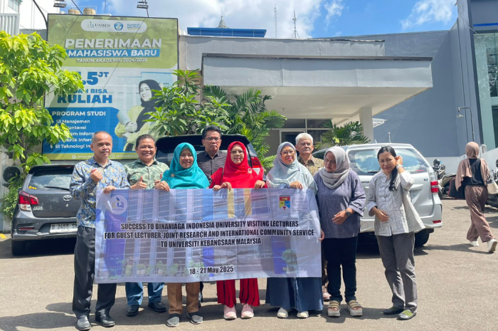 Jajaran rektorat Universitas Binaniaga Bogor bersama 6 dosennya yang telah sukses menjadi dosen tamu di UKM