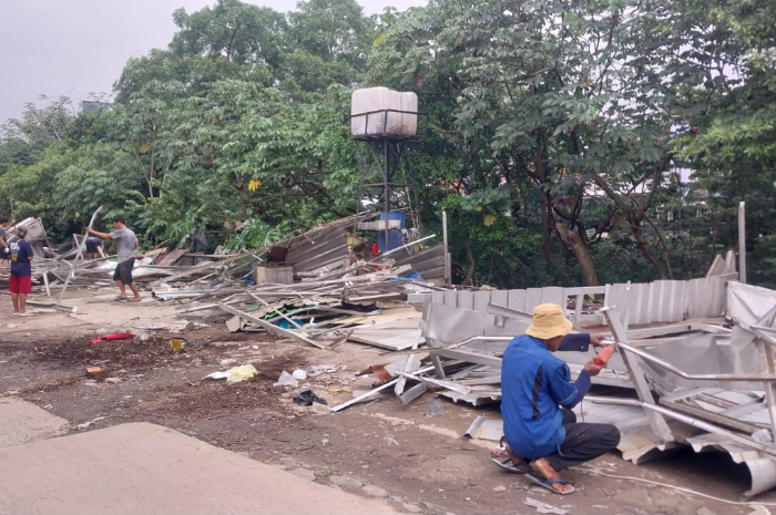 Lapak para PKL di Pasar Ciluar Bogor mulai dilakukan penataan.