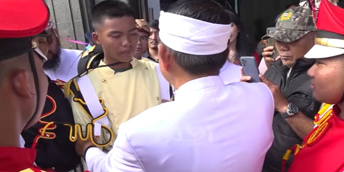 Siswa yatim piatu asal Bogor diangkat menjadi anak oleh Gubernur Jawa Barat Dedi Mulyadi